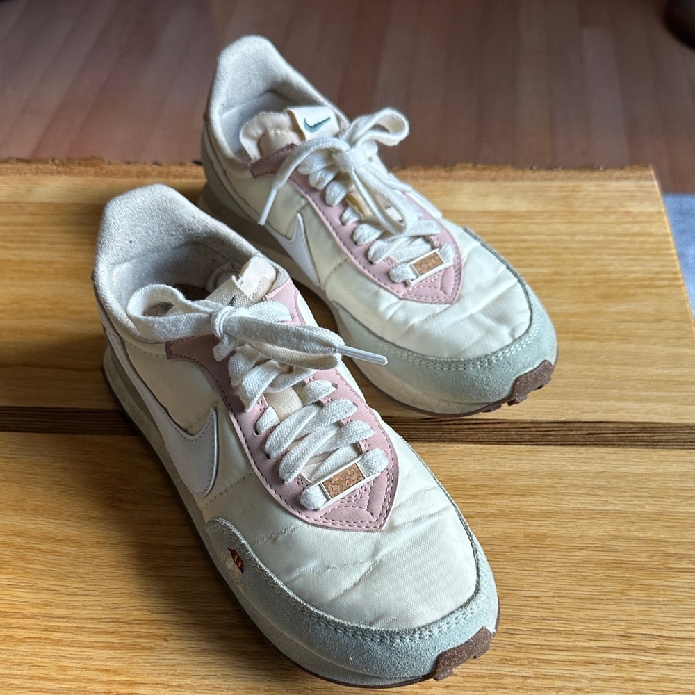 Nike women’s waffle trainer two cork 8.5 
Great used condition no flaws